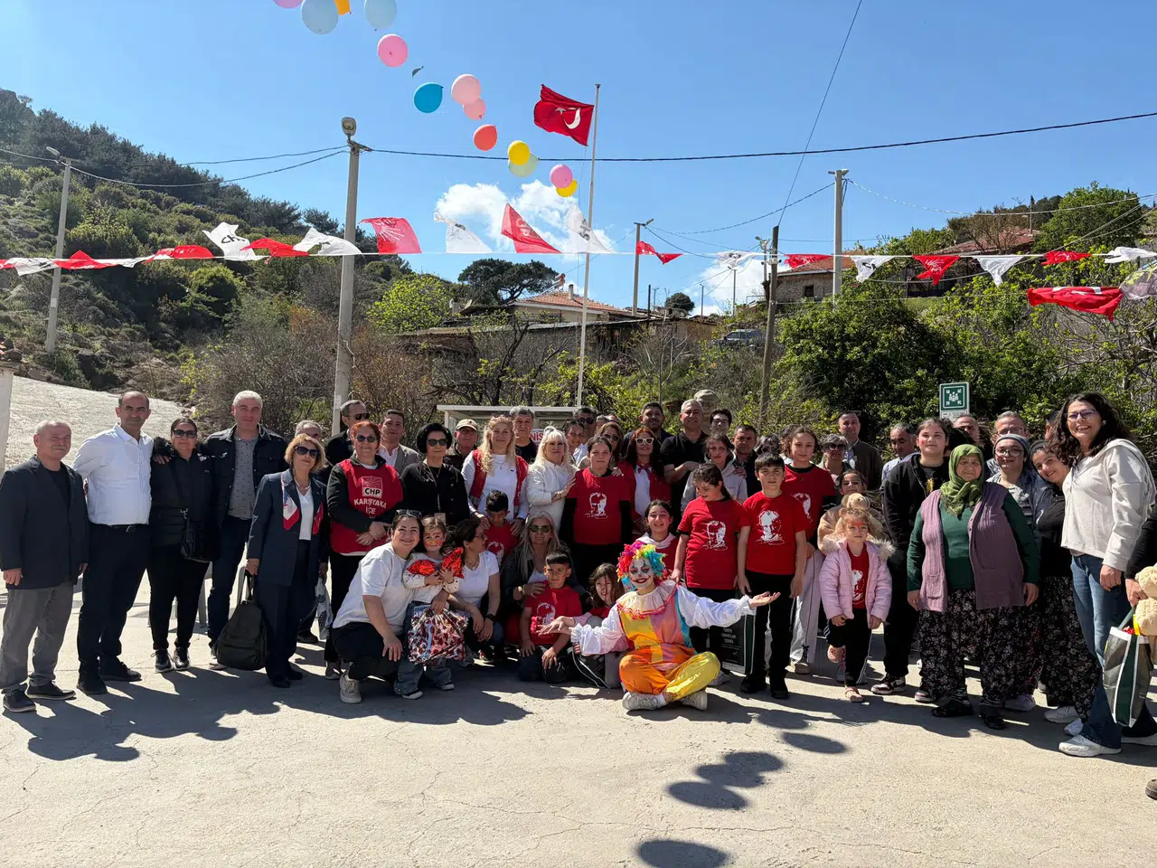 Sancaklı Köyü çocukları 23 Nisan şenliğinde yarışmalarla bayram yaptı