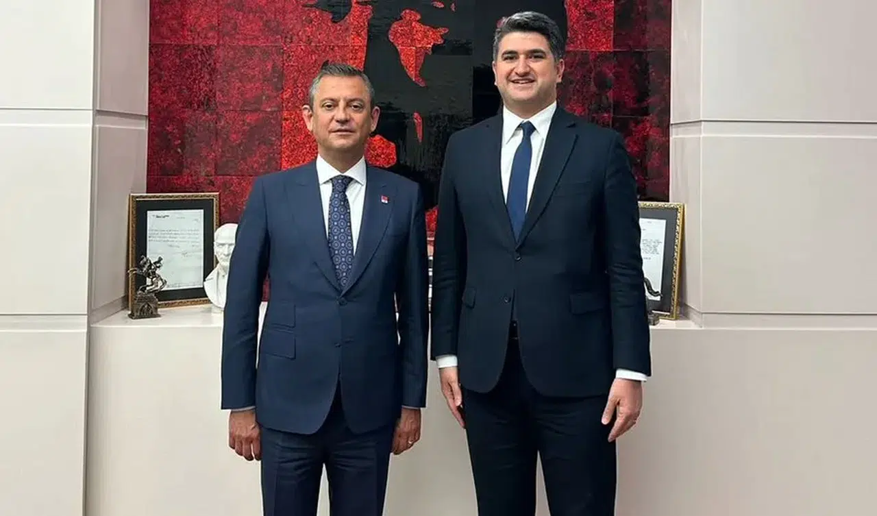 Özgür Özel'den Onursal Adıgüzel'in tutuklanmasına ilk tepki: 'Bu darbeye sonuna kadar direneceğiz'