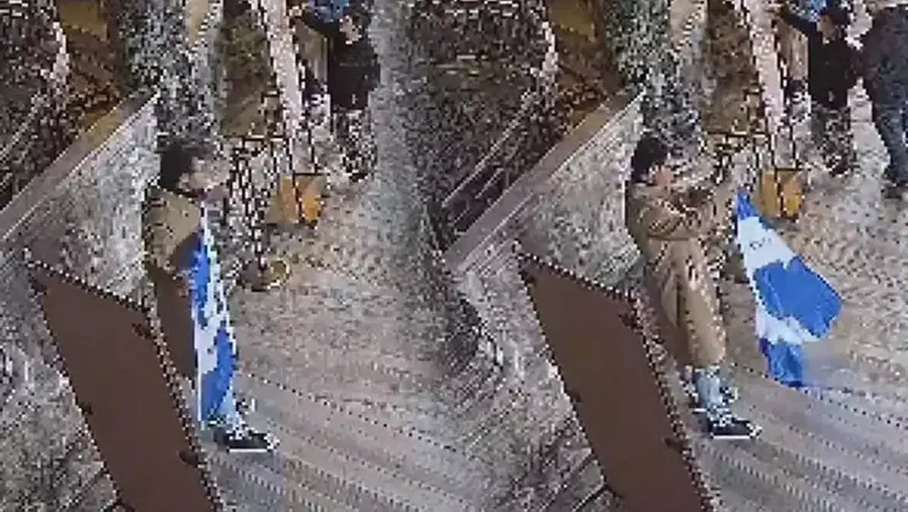 Ayasofya'da Bayrak Provokasyonu! 2 Şüpheli Tutuklandı