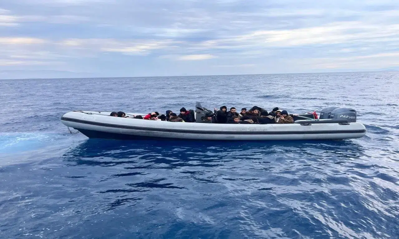 Didim Açıklarında Göçmen Operasyonu: 25 Kişi Yakalandı