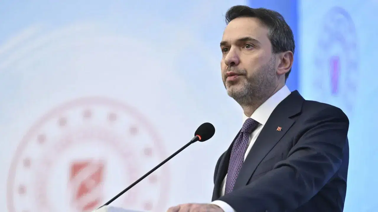 Maaşları Ödemeyen Şirkete Bakan Bayraktar'dan Net Mesaj: Bir Daha Ruhsat Yok