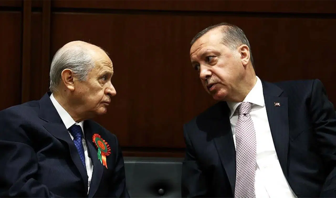 Erdoğan ve Bahçeli'nin övdüğü isimden Türkiye'ye 'karanlık dönem' uyarısı