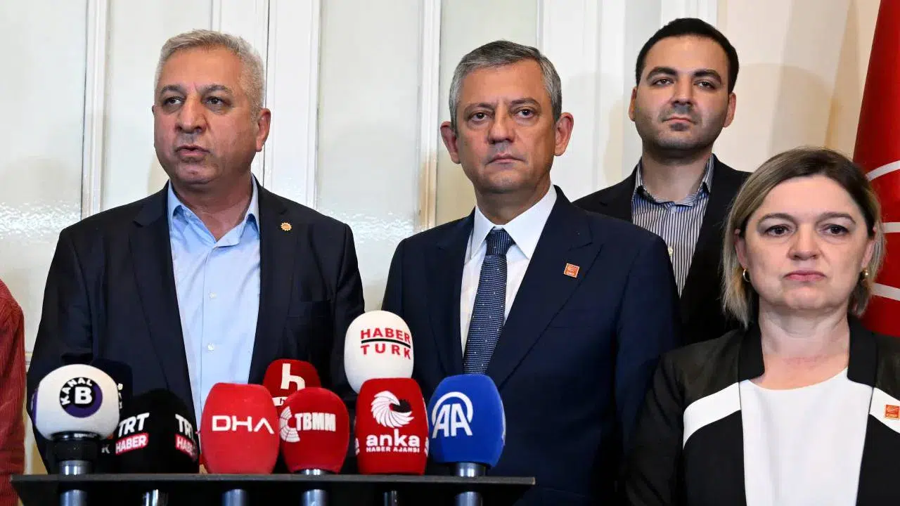 Seyit Aslan'dan Özgür Özel'e meclis'te kritik ziyaret: İşte masadaki tek konu
