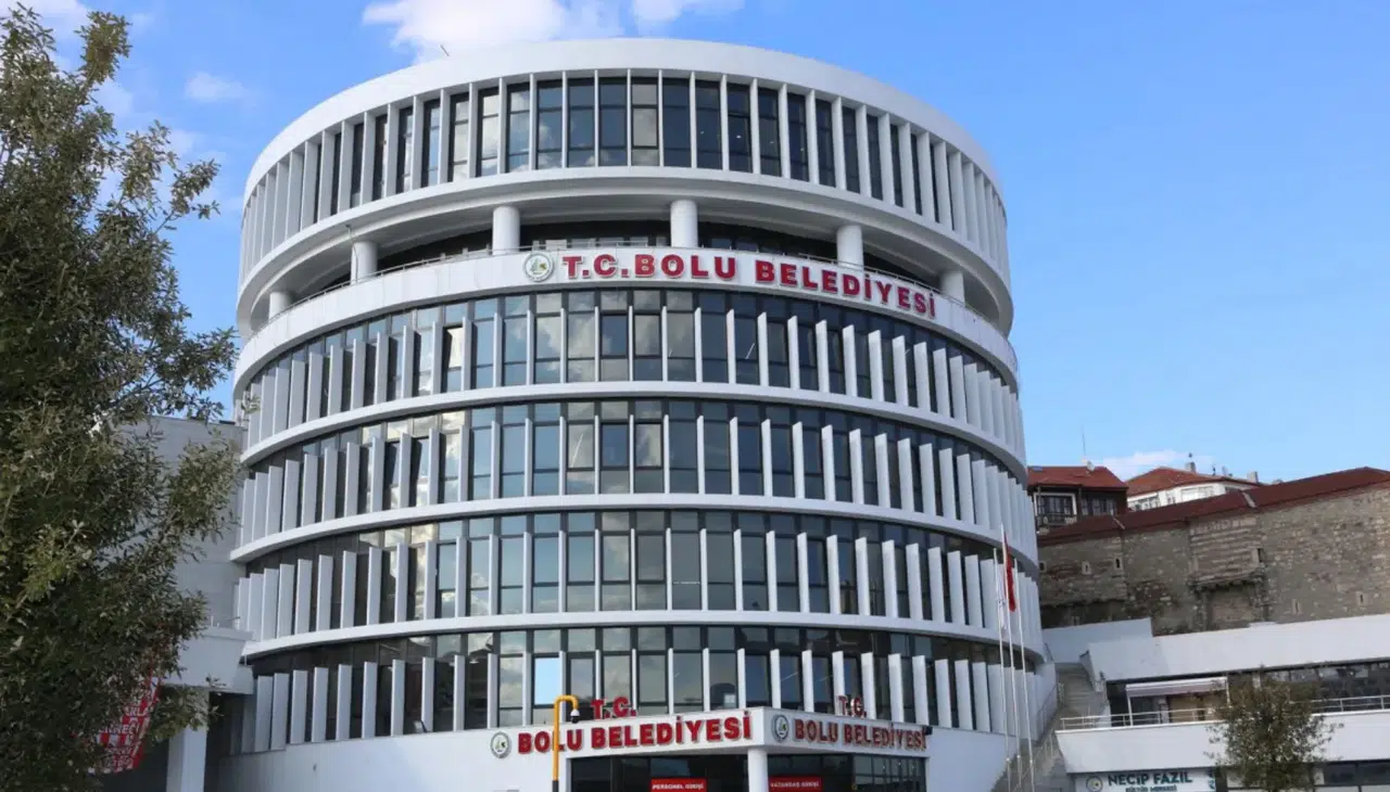 CHP'li Tanju Özcan ve 18 kişi hakkındaki rüşvet iddianamesi mahkemeye sunuldu
