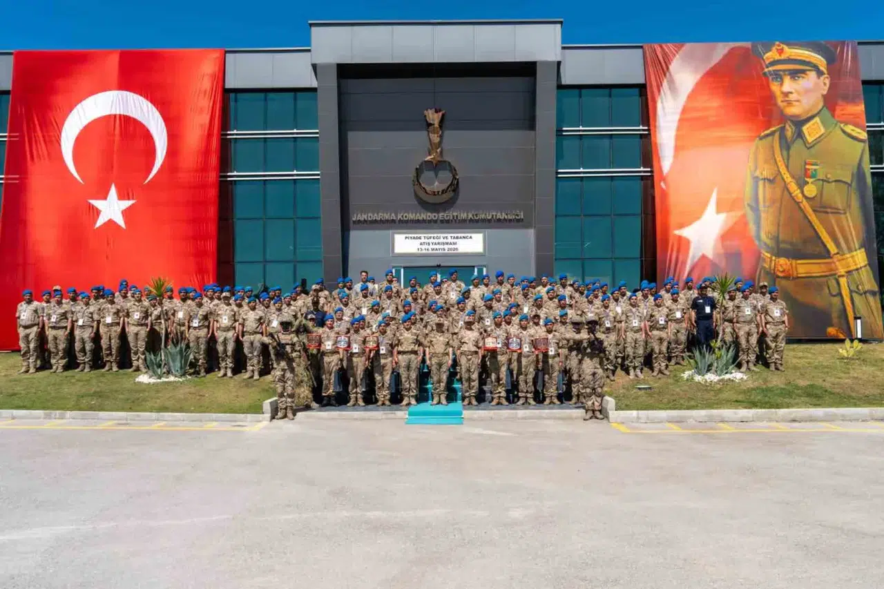 Jandarmanın en iyi nişancıları Foça'da şampiyonluk için yarıştı