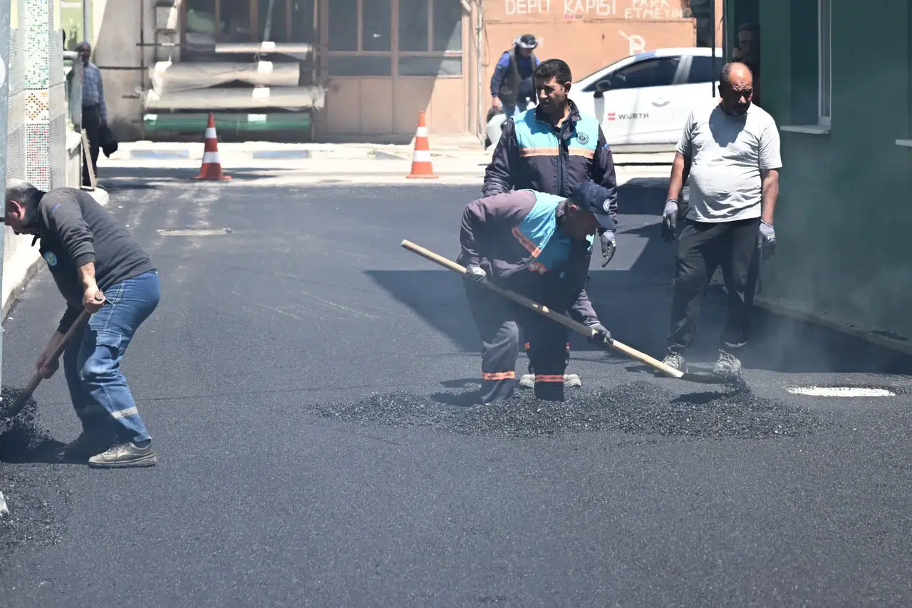Muradiye’de Yol Yenileme Ve Asfalt Seferberliği