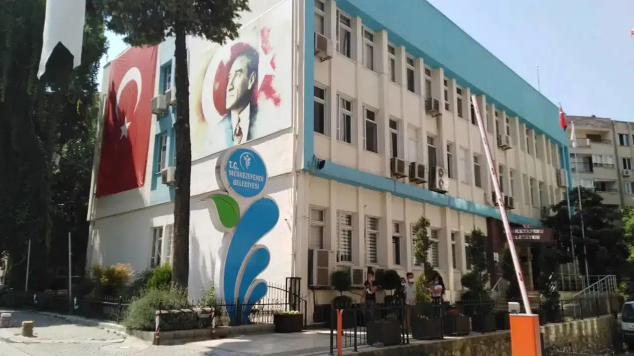Merkezefendi Belediyesi'ne yönelik soruşturmada 12 kişi tutuklandı
