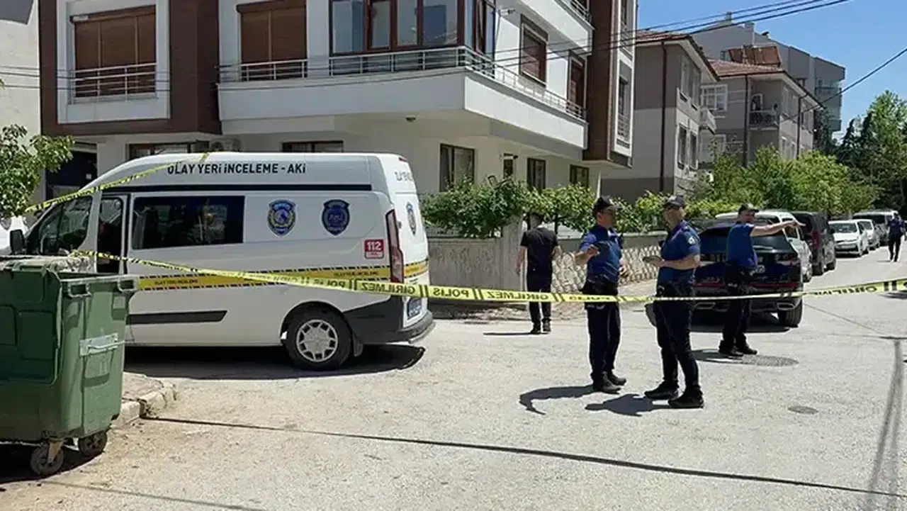 Hukuk fakültesi öğrencisi anne ve babasını öldürdü