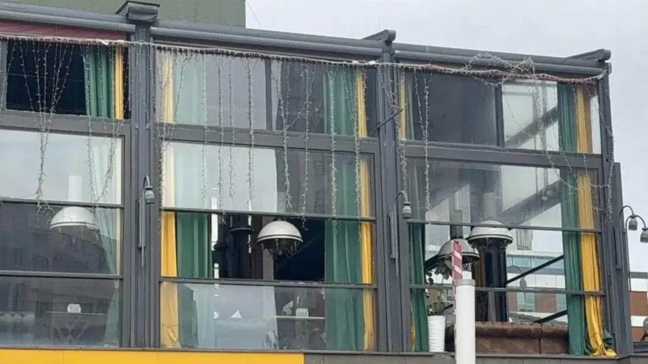 Esenyurt'ta işyerini kurşunlayan 17 yaşındaki saldırganın üzerinden el bombası çıktı
