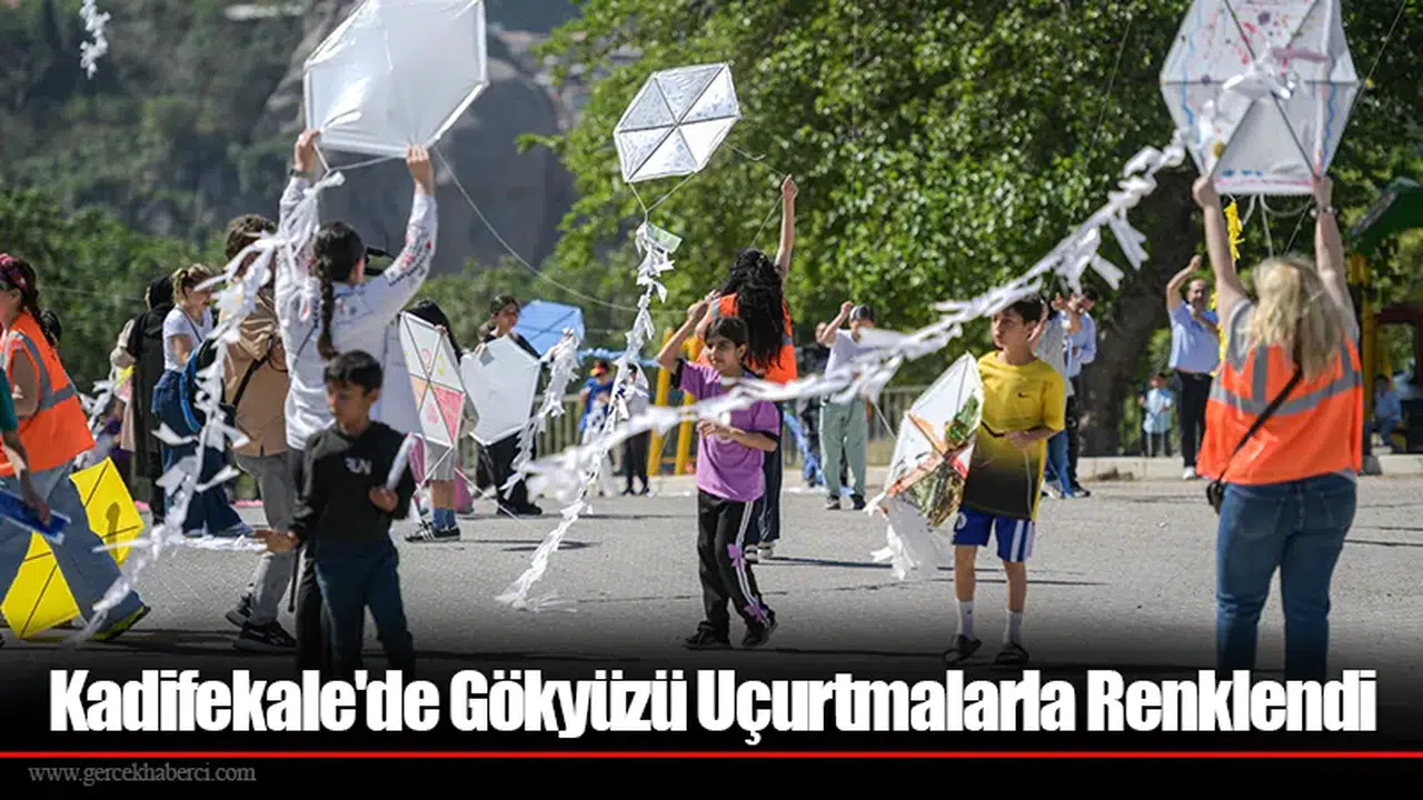 Kadifekale'de Gökyüzü Uçurtmalarla Renklendi