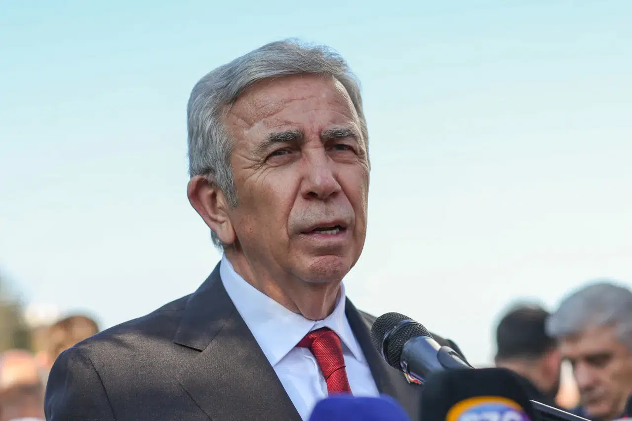 Özgür Özel'in yanında yer alan Mansur Yavaş'a TGRT programcısından tehdit
