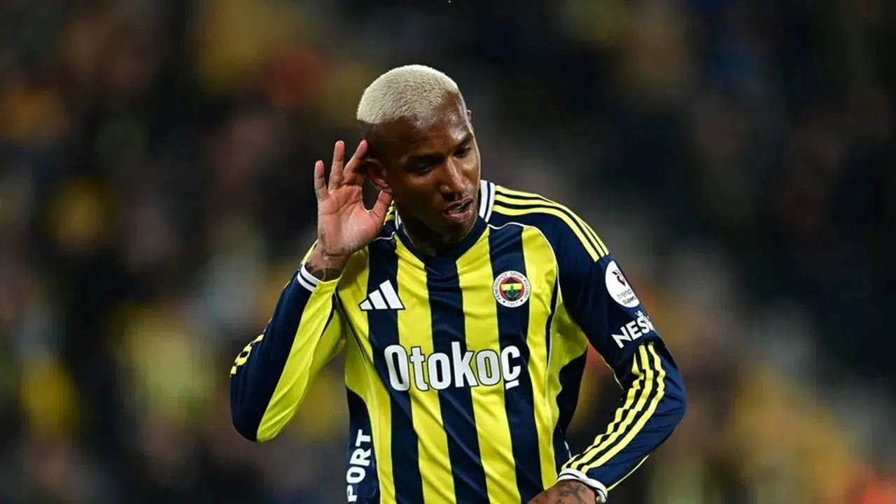 Fenerbahçe Başakşehir'i Talisca'nın üç golüyle mağlup etti