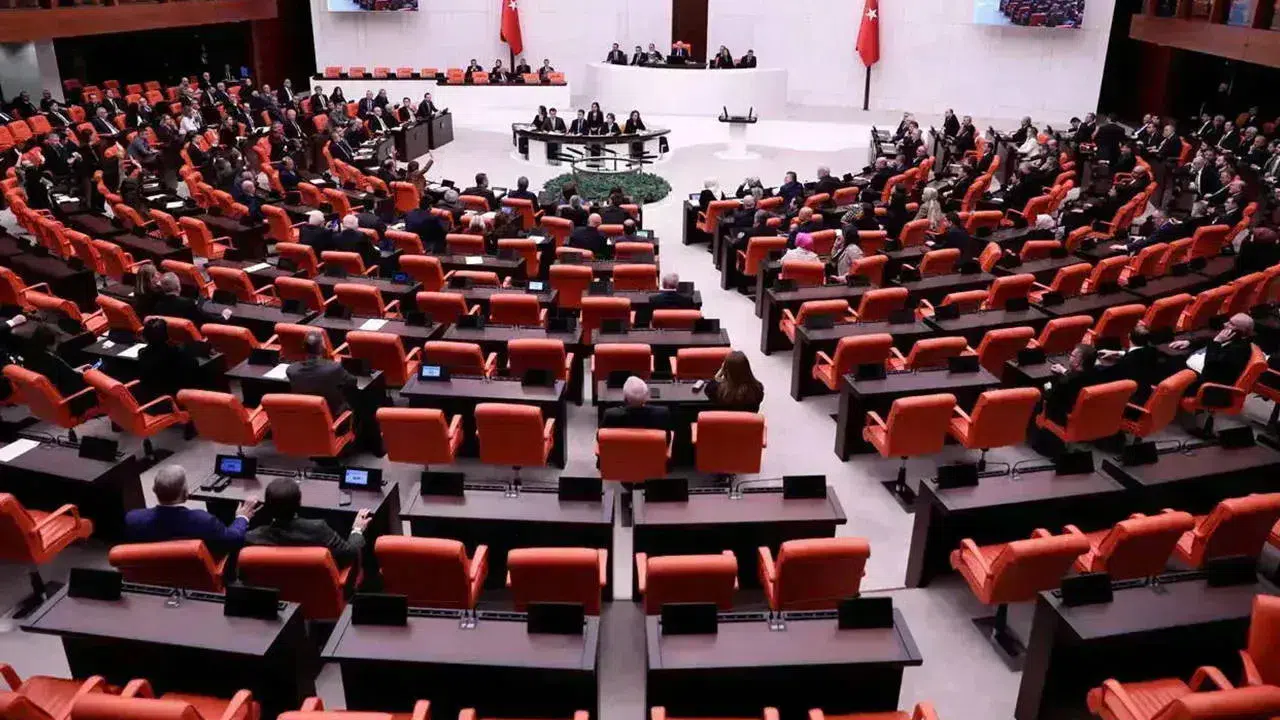 AK Parti'den 'süreç' için net şart geldi meclis'teki oturum kilitlendi
