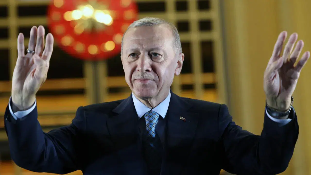 Erdoğan: Meydanı İstanbul'un geleceğini karartmak isteyenlere bırakmayacağız