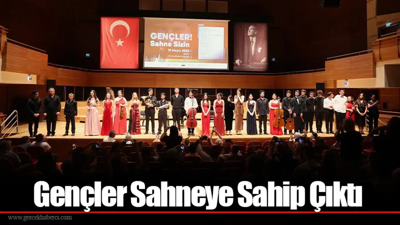 Gençler Sahneye Sahip Çıktı