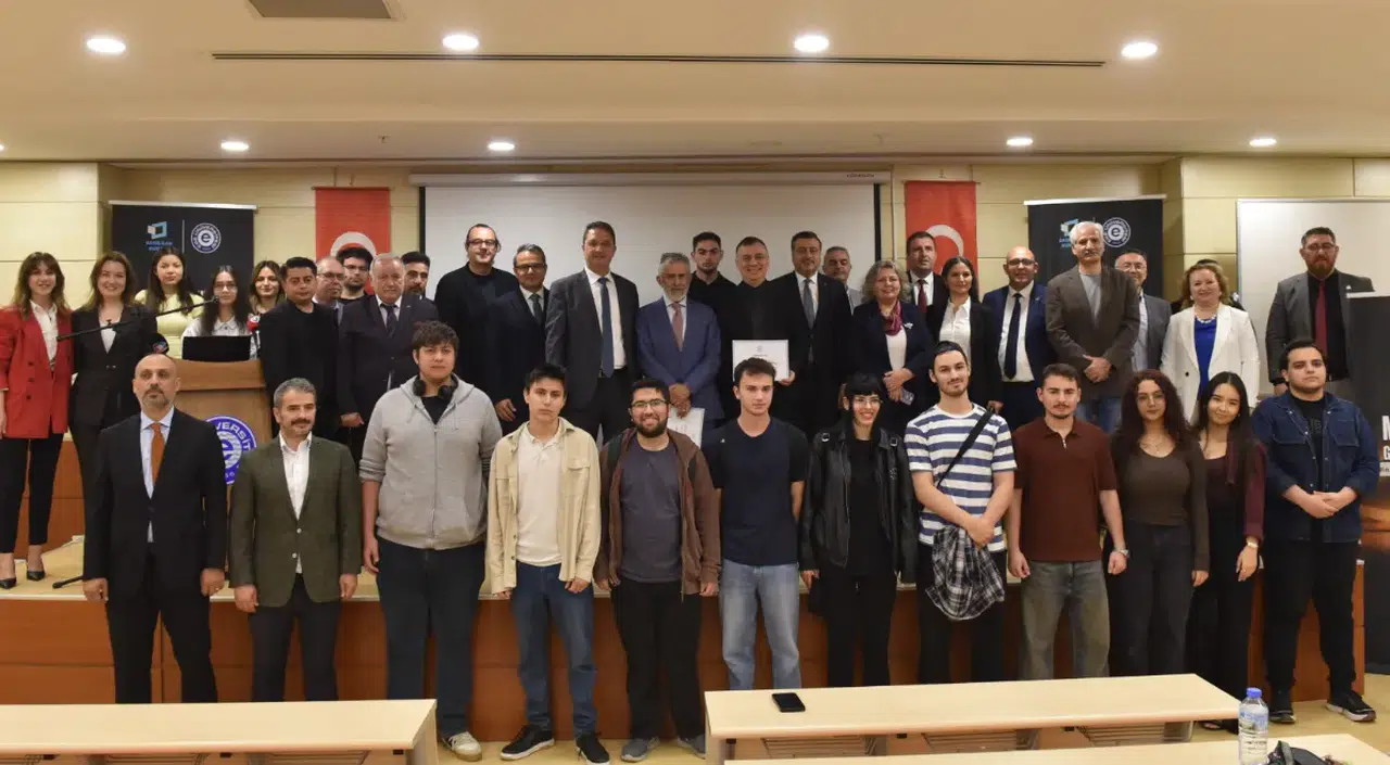 Genç iletişimciler 15 Temmuz ruhunu manşetlere taşıdı