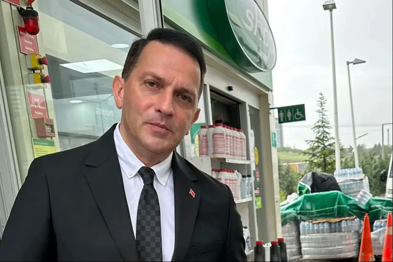 Mücahit Birinci'den AK Parti'ye Sert Çıkış: "Kör Taklidi Yapılıyor, Çıkar Şebekelerine Yaslanılıyor"