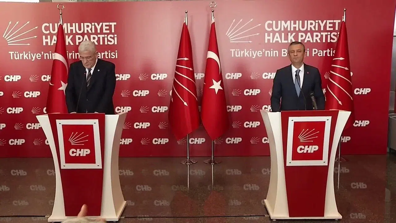 Müsavat Dervişoğlu'ndan CHP'ye destek ziyareti