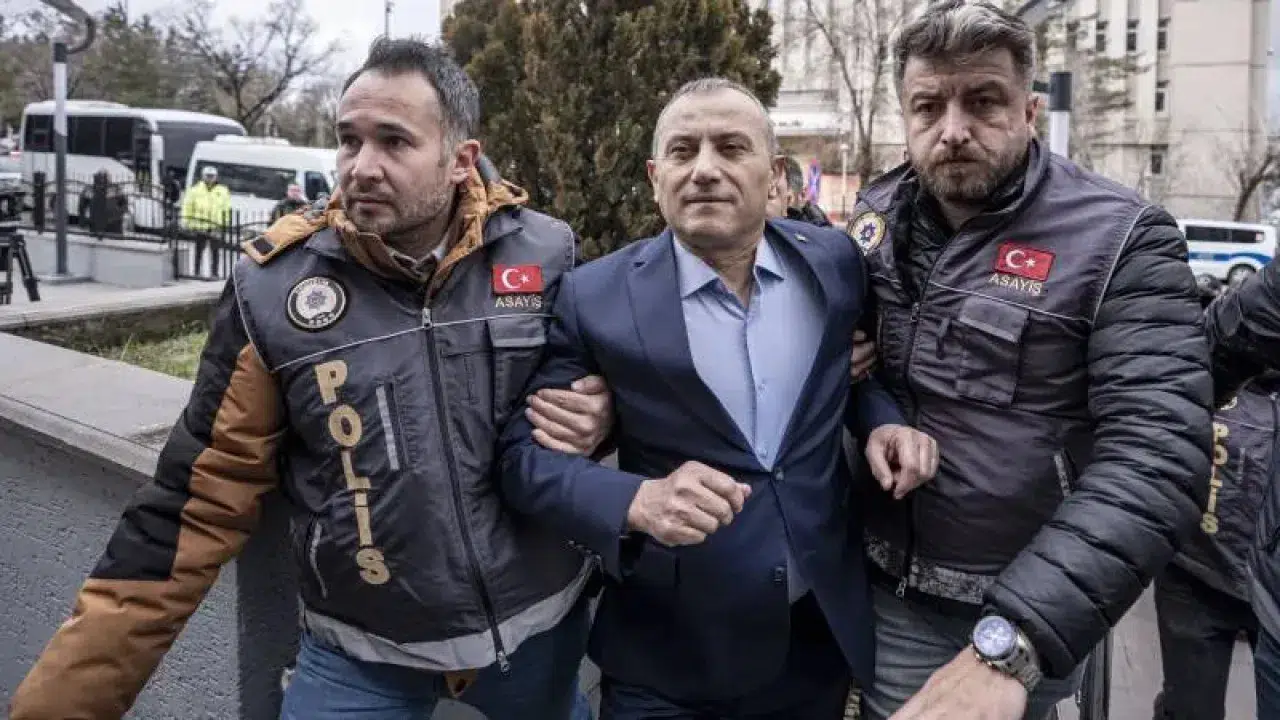 Eski Vali Tuncay Sonel Gülistan Doku dosyasında aileyi suçladı