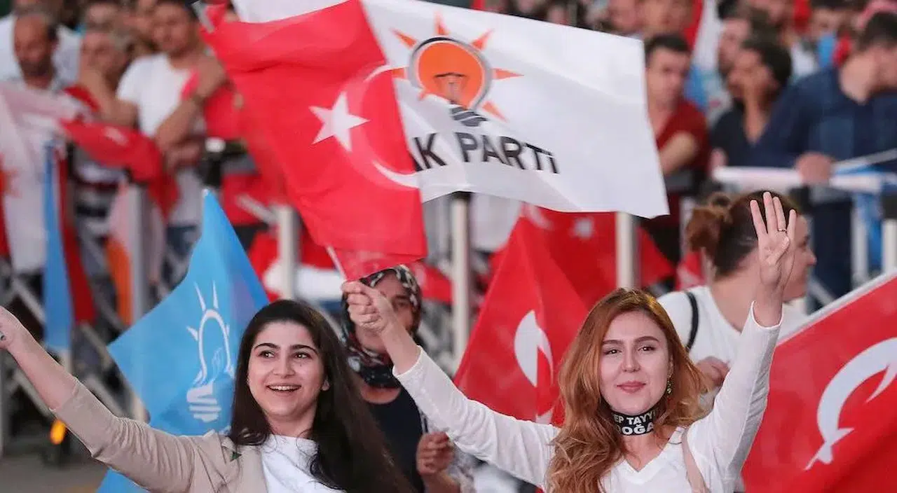 Yerel seçimlerin ardından 79 belediye başkanı AK Parti'ye katıldı