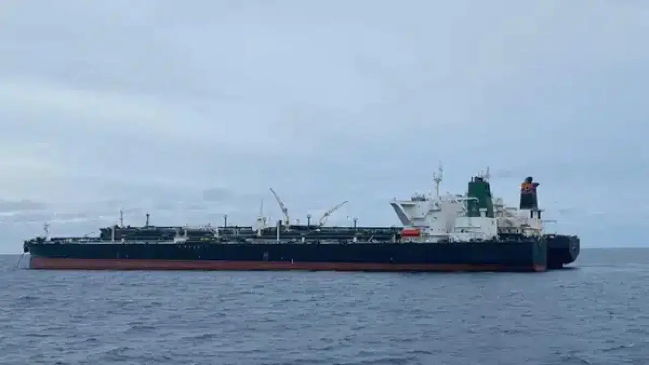 Umman Körfezi'nde ABD Savaş Uçağı İran Tankerini Hedef Aldı