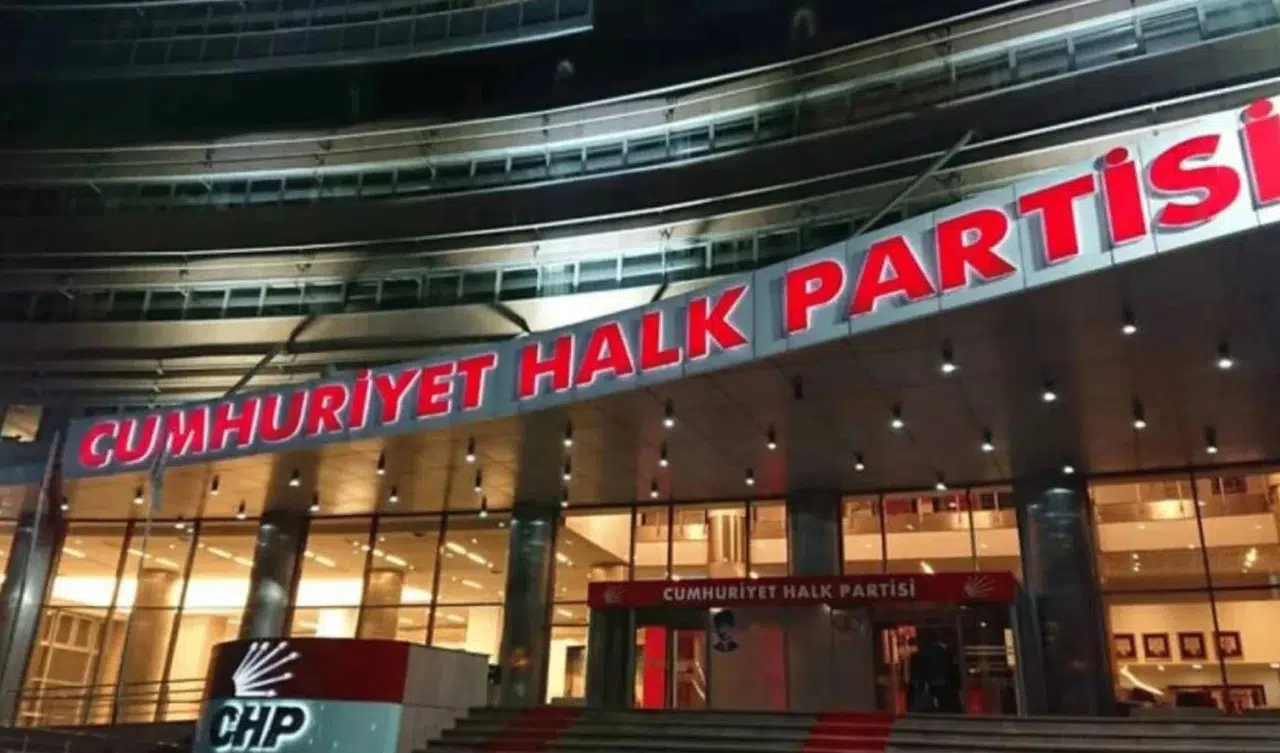 CHP'nin Ankara'daki kalesi bölündü: İki yönetim, iki ayrı bina