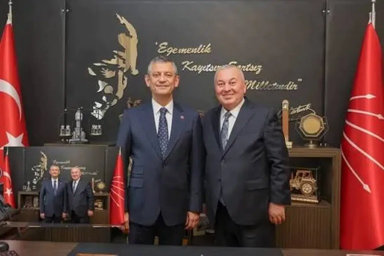 Cemal Enginyurt'tan Videolu Mesaj: "Siz Koltuklarınıza Sarılın, Biz Milletimizle Omuz Omuzayız"