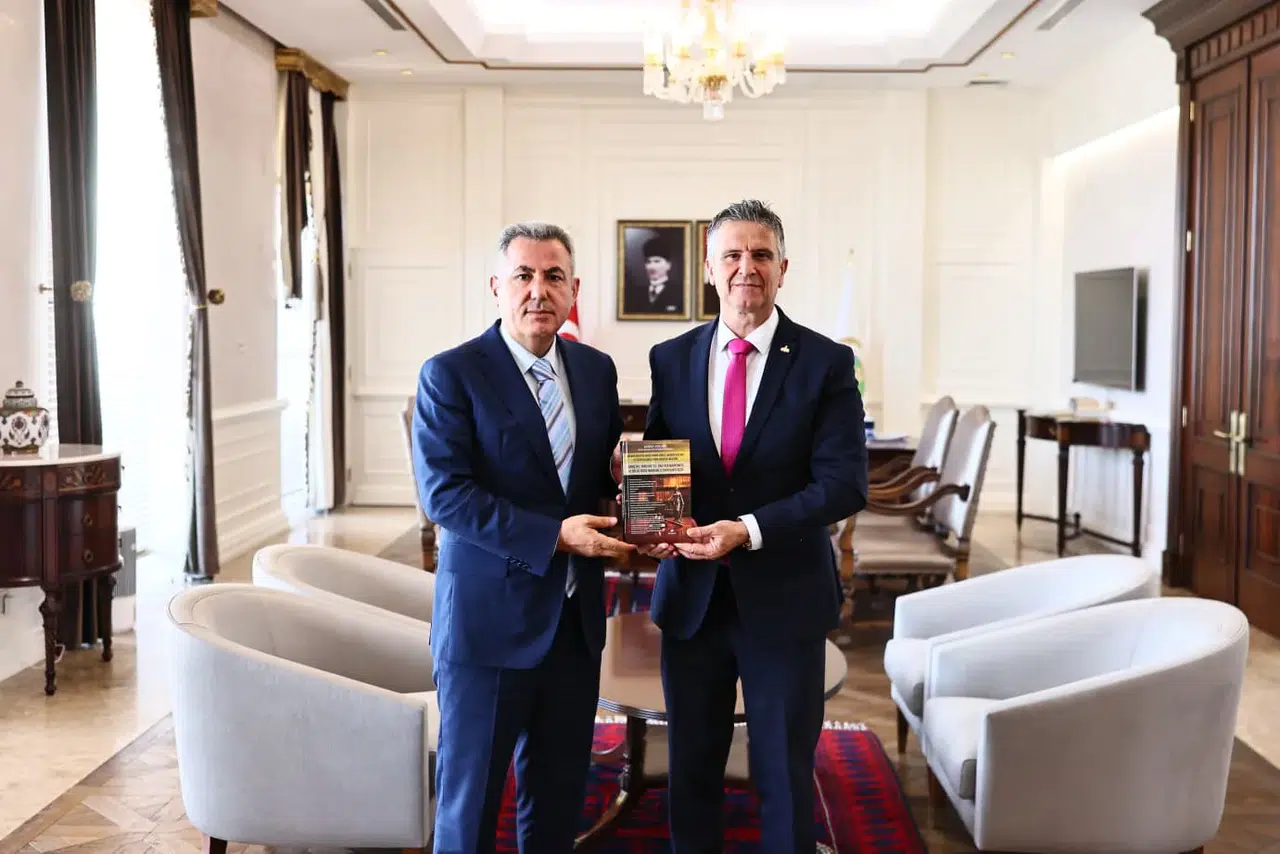 İzmir Eğitim Müfettişleri Başkanı Koray Aykurt'tan Disiplin Soruşturmalarına Işık Tutan Eser