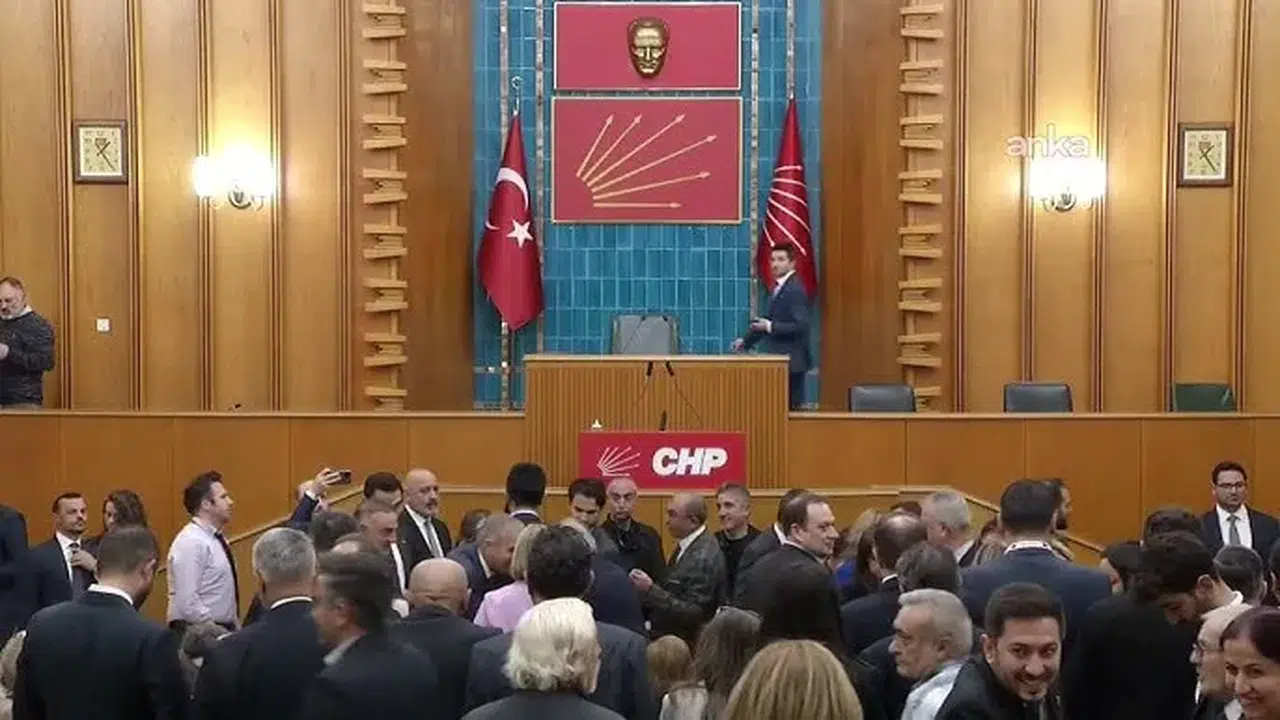 CHP'de kılıçlar kınına çekildi: Yarınki grup toplantıları yapılmayacak
