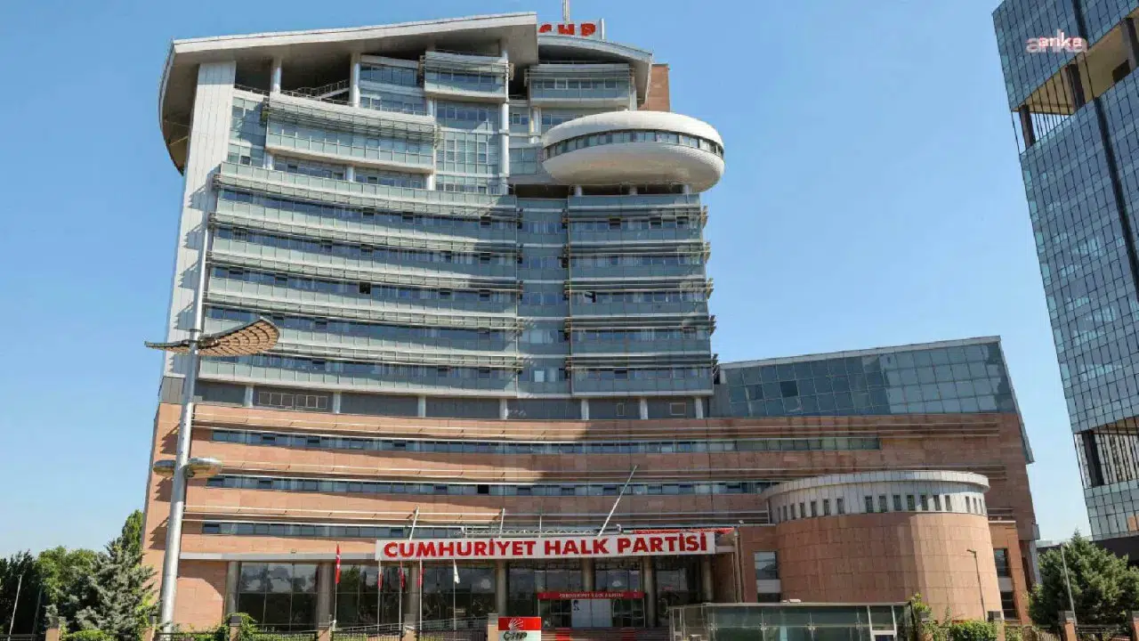 Cumhuriyet Halk Partisi sitesinden PM ve MYK üyelerinin isimleri kaldırıldı