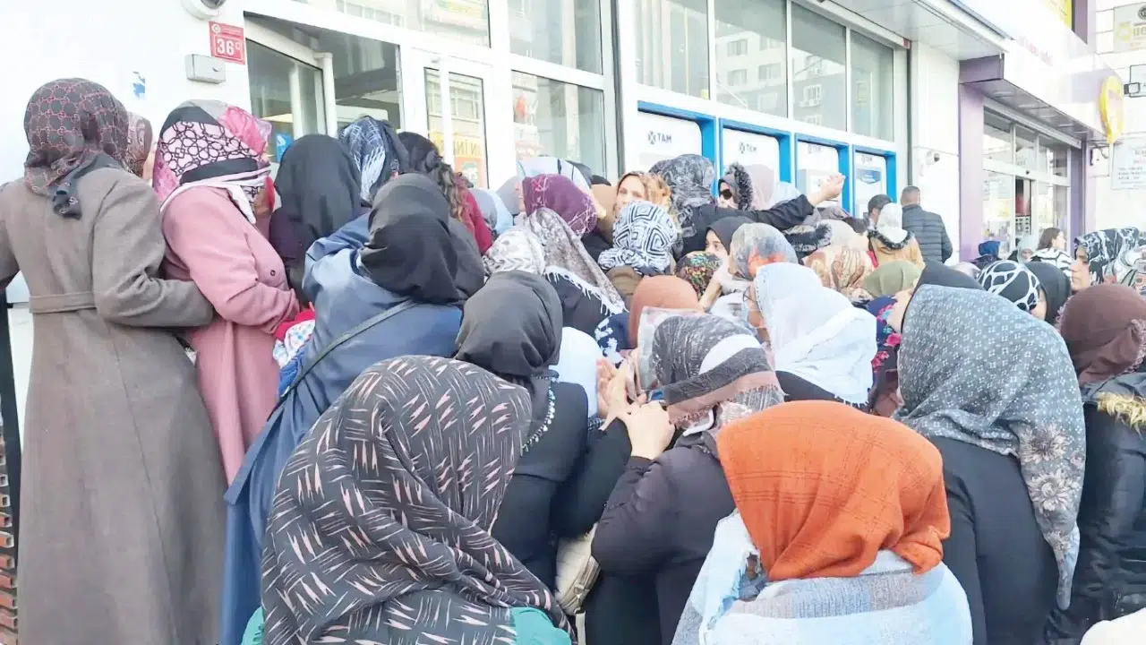 Yoksulluk kuyrukları alarm veriyor