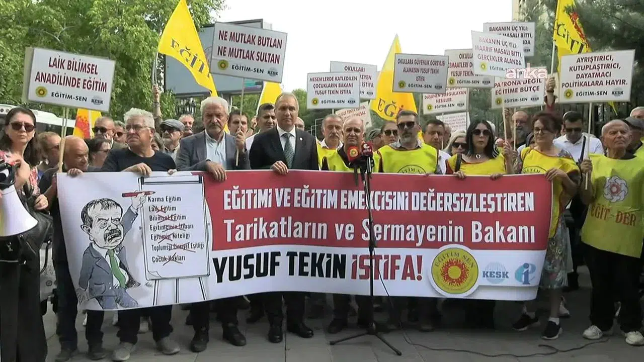 Bakan Tekin'in istifası istendi, sendika içinde kılıçlar çekildi