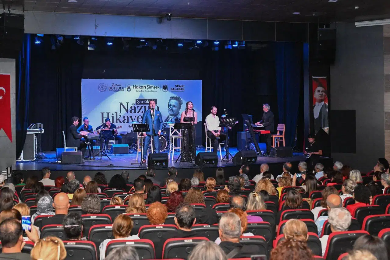 Manisa'da Nâzım Hikmet Şiirler ve Şarkılarla Anıldı