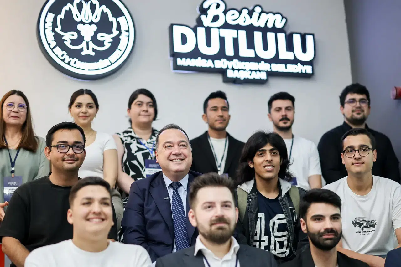 Akademi Manisa Gençlerle Buluştu