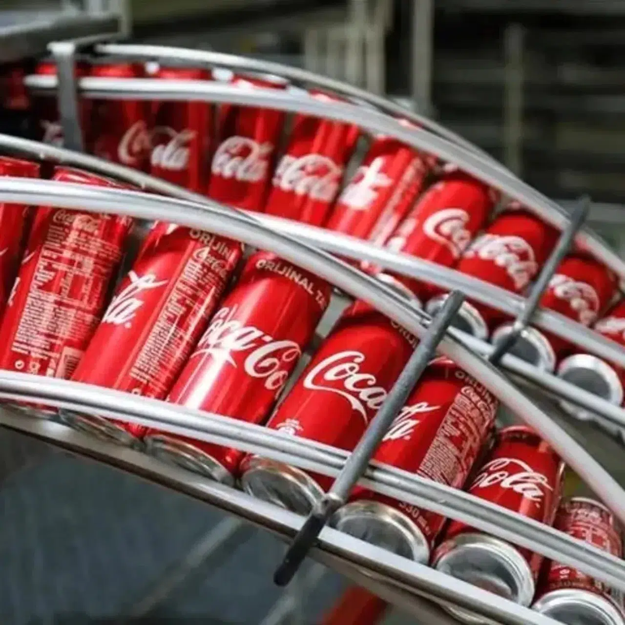 Coca-Cola dolaplarında yüzde 35'lik rakip ürün dönemi başladı