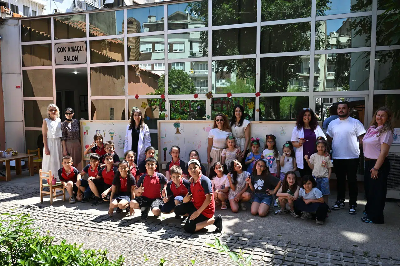 Manisa’da Çocuklar Hayal Dünyalarını Resimlere Yansıttı