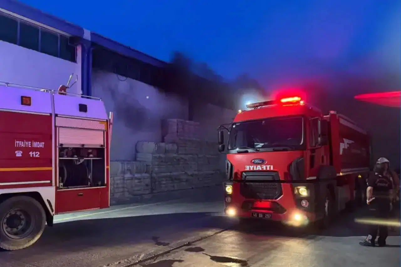 Maraş'ta tekstil fabrikasında yangın çıktı