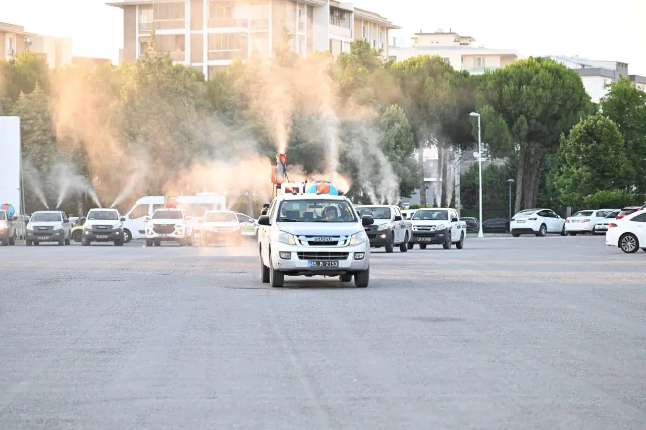Büyükşehir Vektörle Mücadelesini Gece Gündüz Sürdürüyor