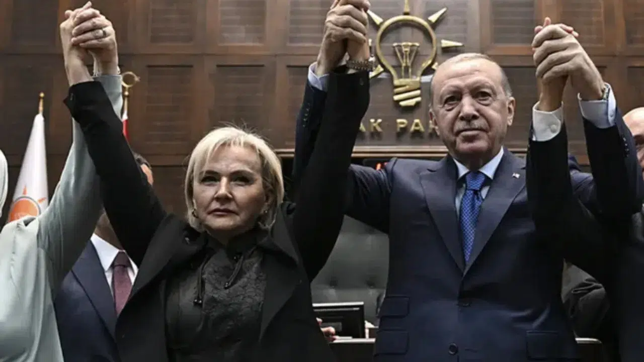 CHP'den AK Parti'ye katılan Nimet Özdemir "mecbur kaldım" dedi