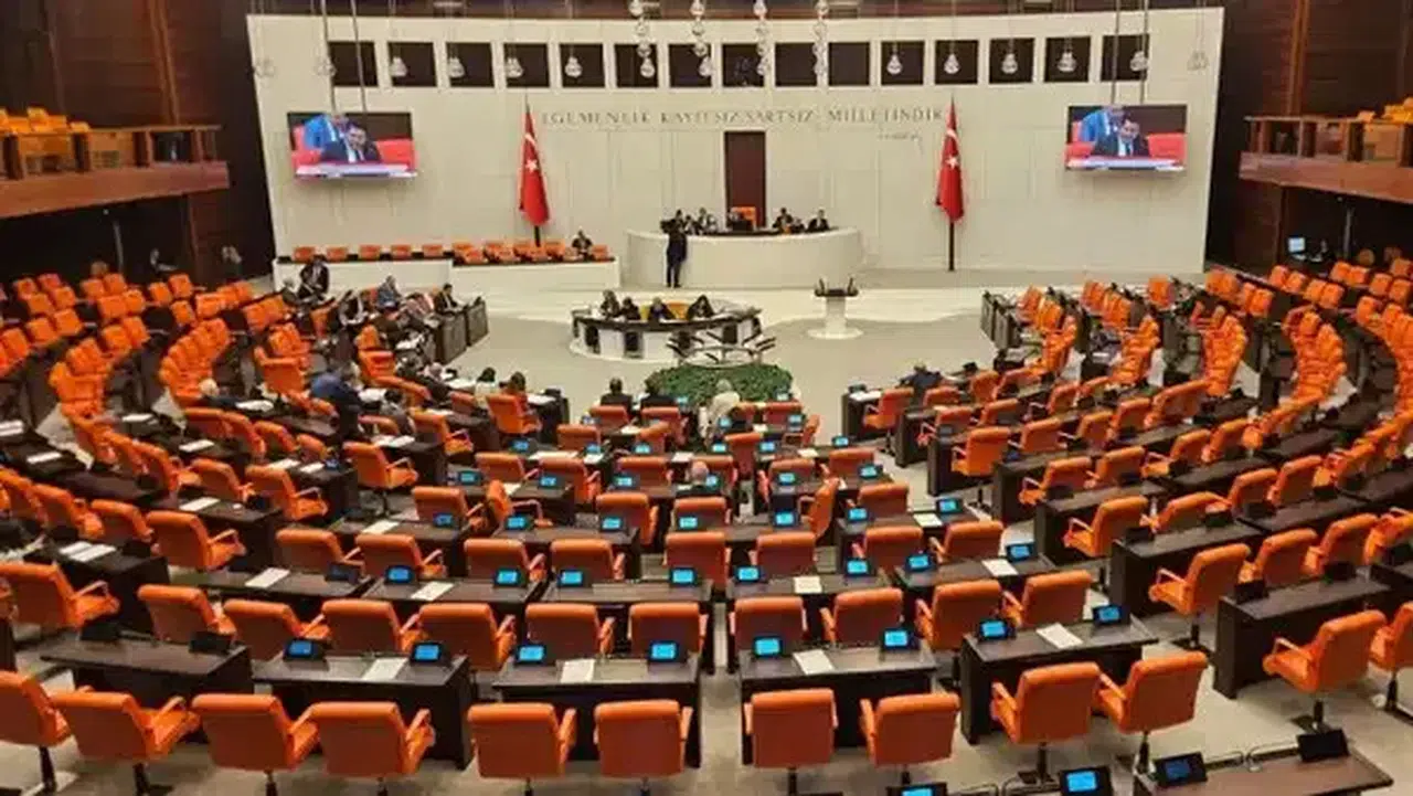 Öğrenci affı TBMM'den geçti, AK Parti'nin önergesiyle bir madde tekliften çıkarıldı