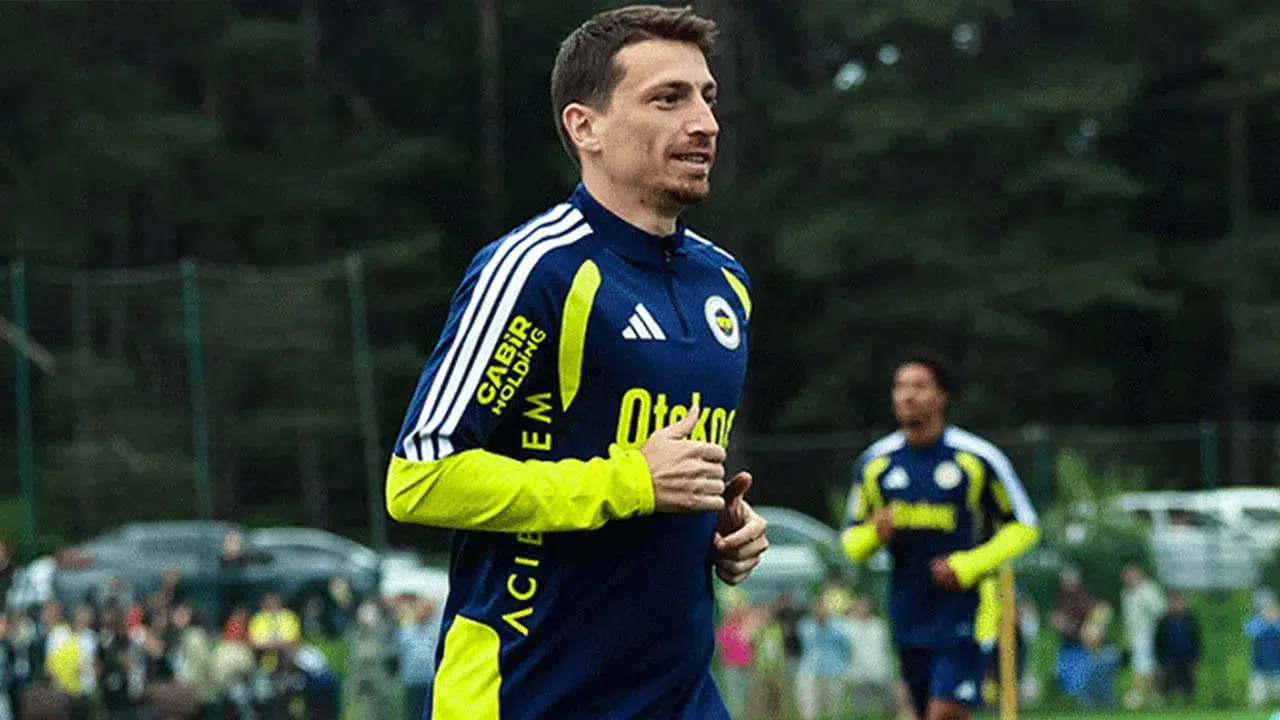 Fenerbahçe, Mert Hakan Yandaş ile 1 yıllık sözleşme uzattı: Mücadeleci karakteri etkili oldu