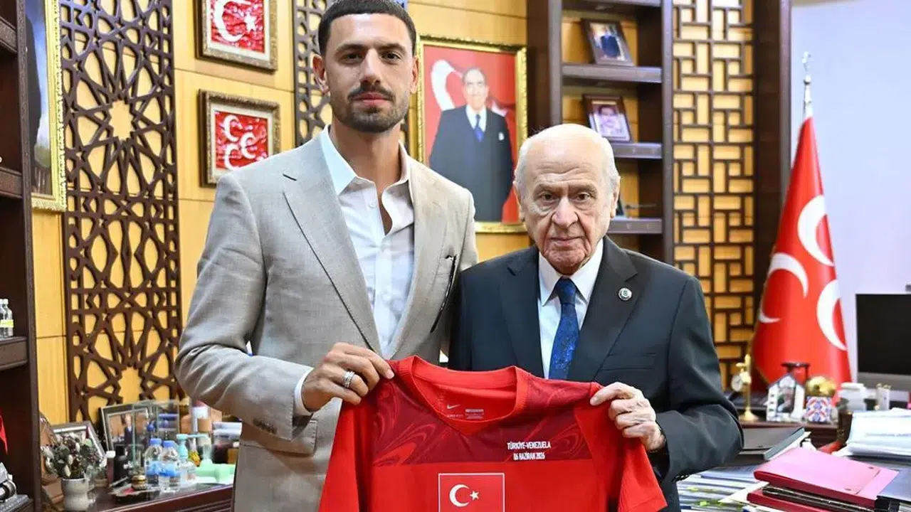 Merih Demiral'dan Devlet Bahçeli'ye forma ziyareti
