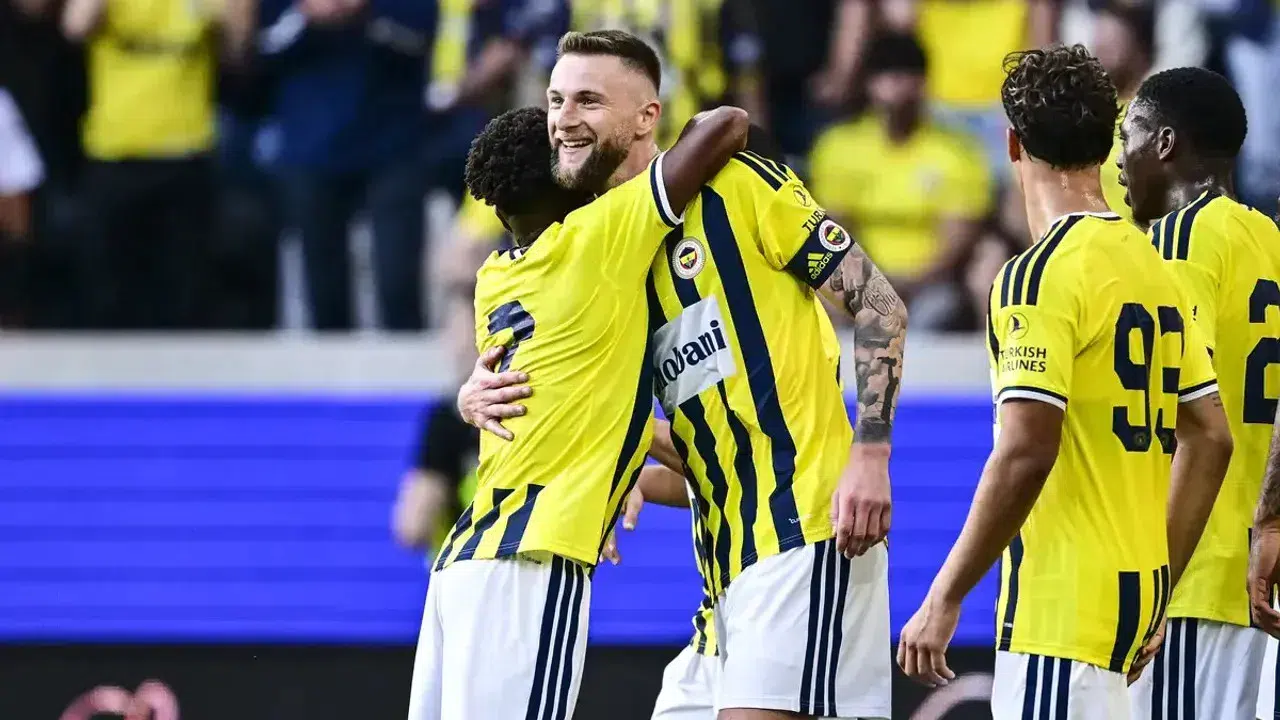 Fenerbahçe yeni sezon hazırlıklarına 5 gollü galibiyetle başladı