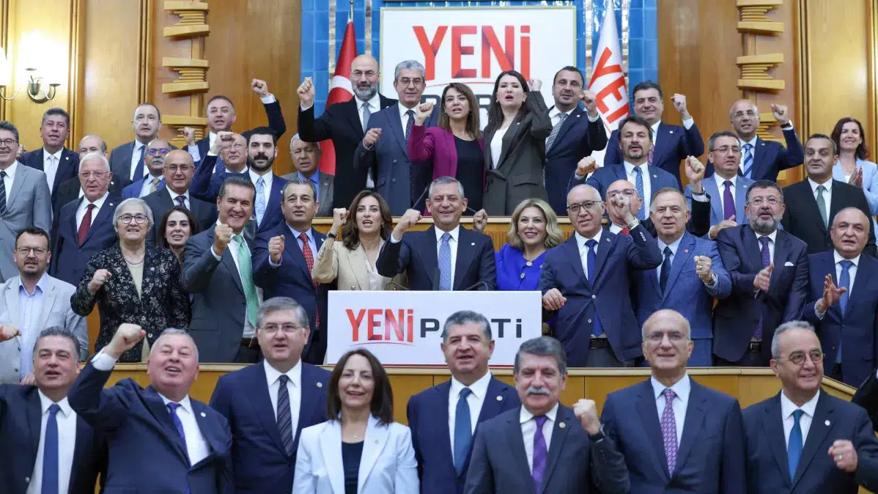 Yeni Partili vekillerden bağış kampanyasına tam destek: Bir aylık maaşlarını bağışladılar