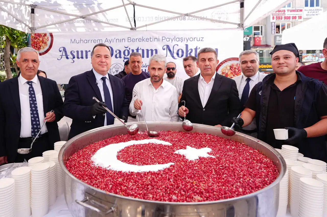 Manisa Büyükşehir’den Muharrem Ayında 20 Bin Kişiye Aşure İkramı
