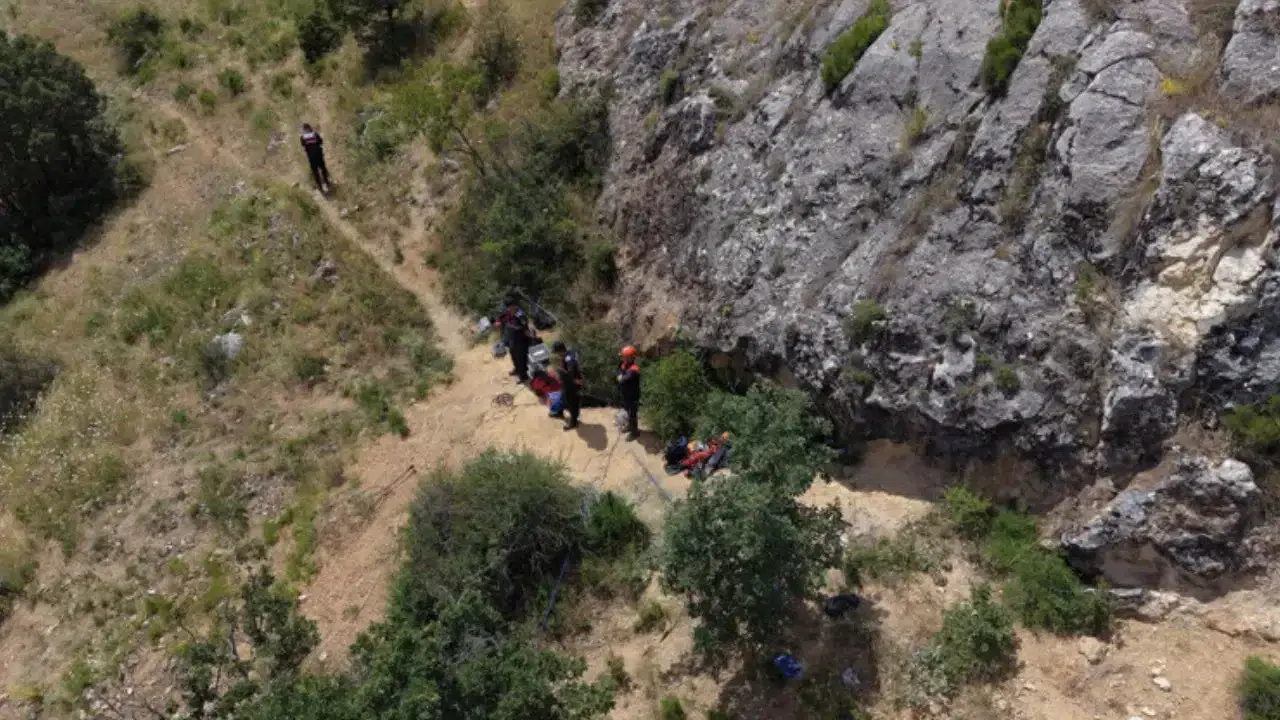 Çorum’da define için girilen mağarada kayıp ihbarı sonrası arama metan gazı engeline takıldı