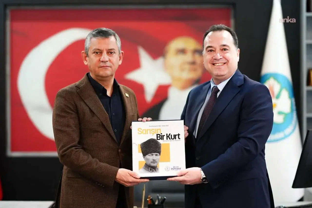 Manisa Belediye Başkanı Dutlulu'dan yeni parti mesajı: "Ülkenin yeniliğe ihtiyacı var"