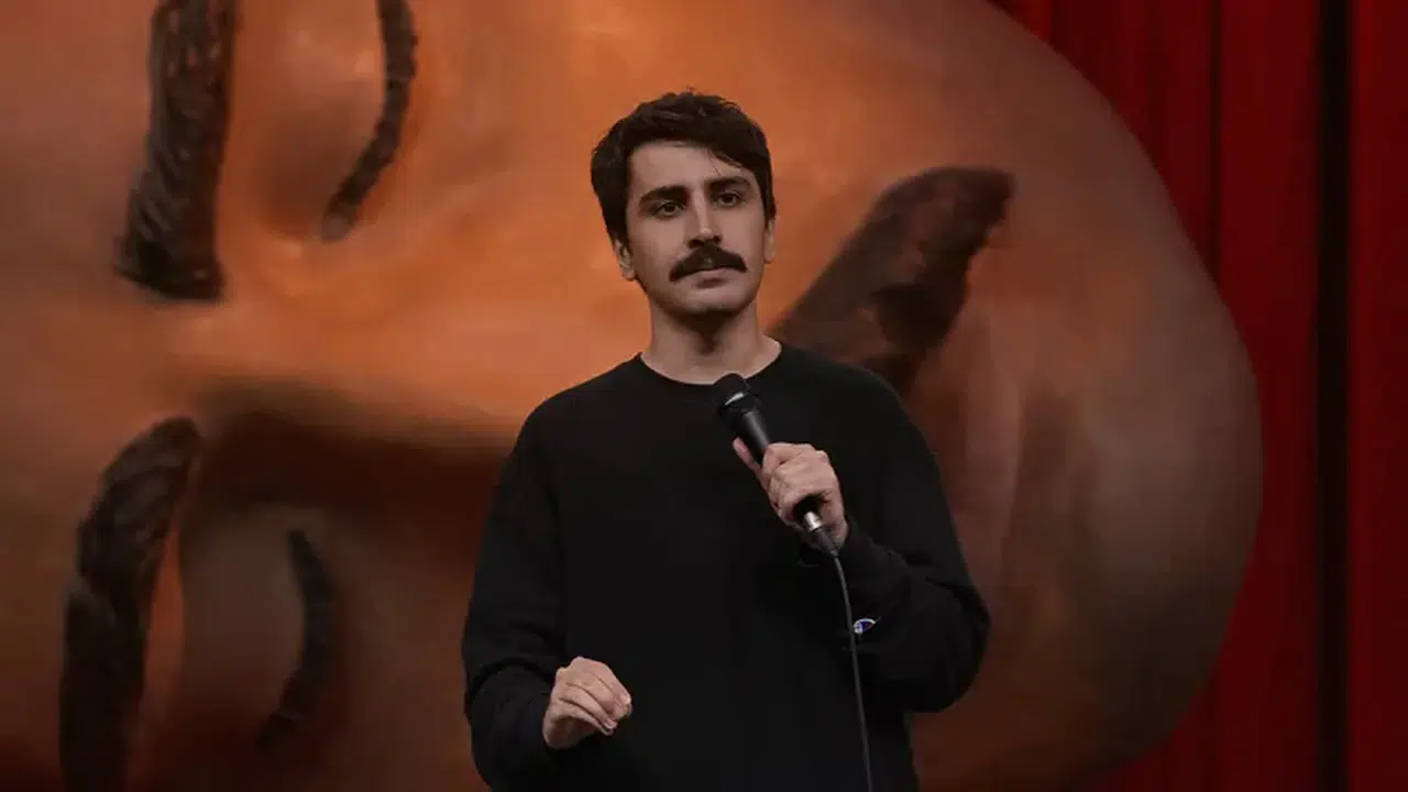 Komedyen Deniz Göktaş yurt dışı dönüşünde gözaltına alındı