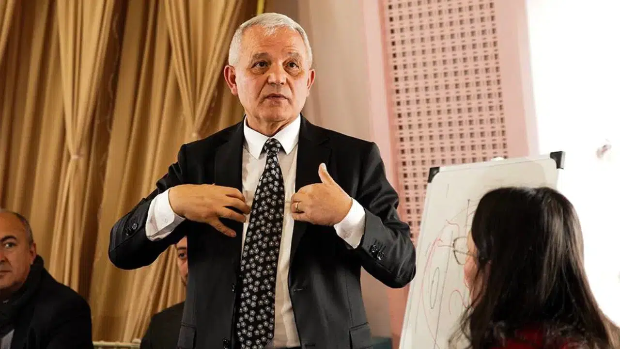 Ankara'da ilk kopuş: Mamak Belediye Başkanı Veli Gündüz Şahin CHP'den istifa etti