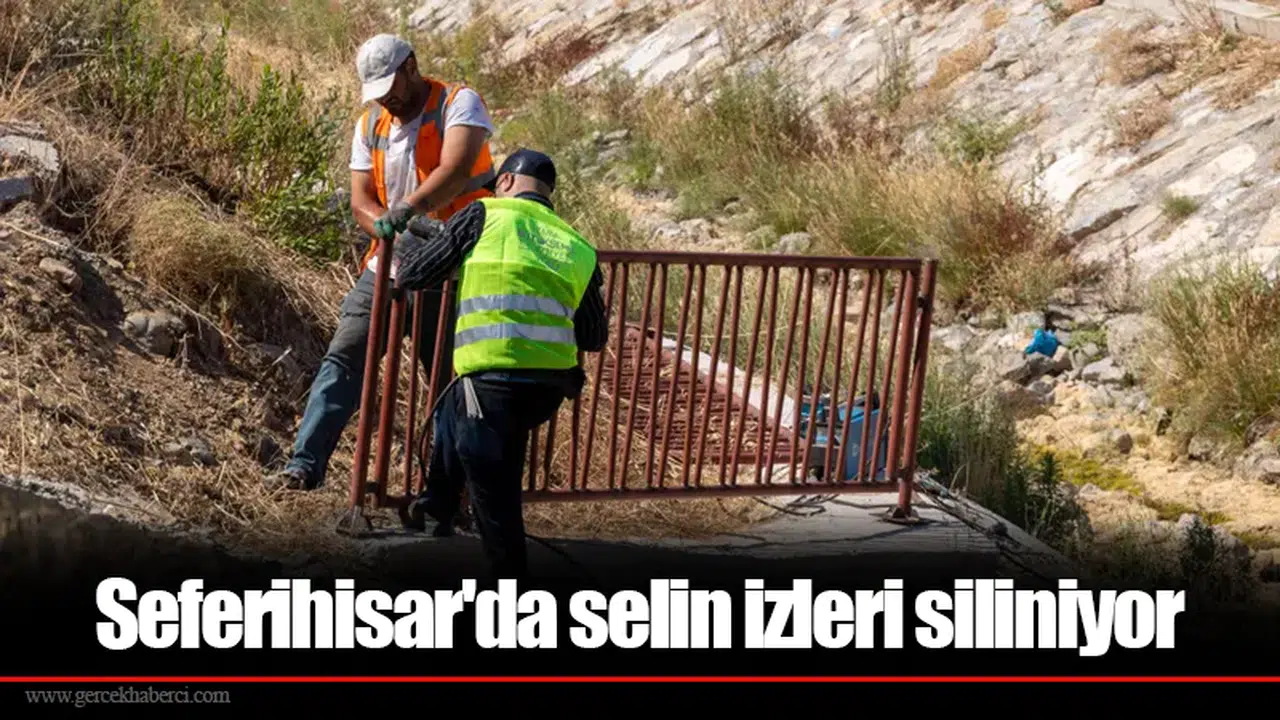 Seferihisar'da selin izleri siliniyor